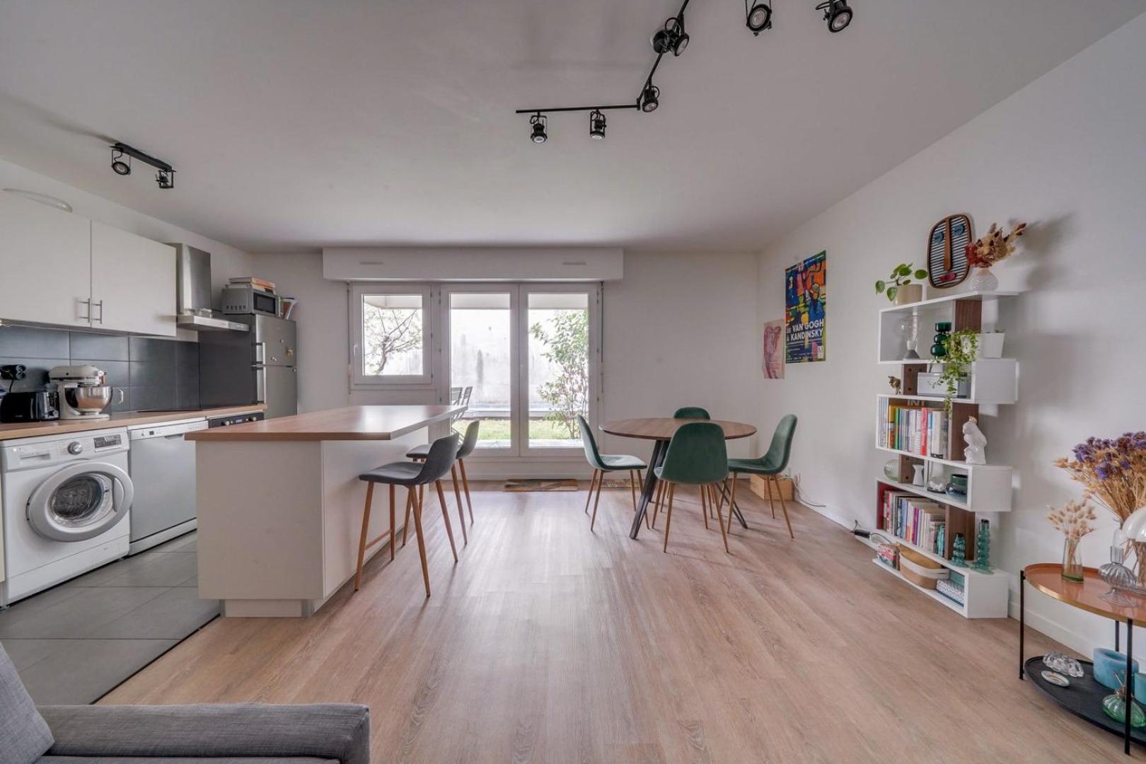 Pleasant Flat In Bordeaux With Terrace And Parking Apartment Exterior photo